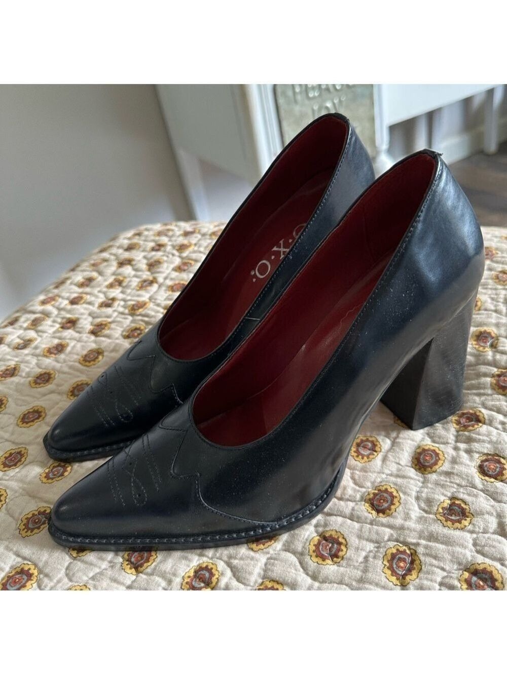 XOXO Black Leather Classic Heel With Stitch Detail Size 8 - Picture 2 of 6